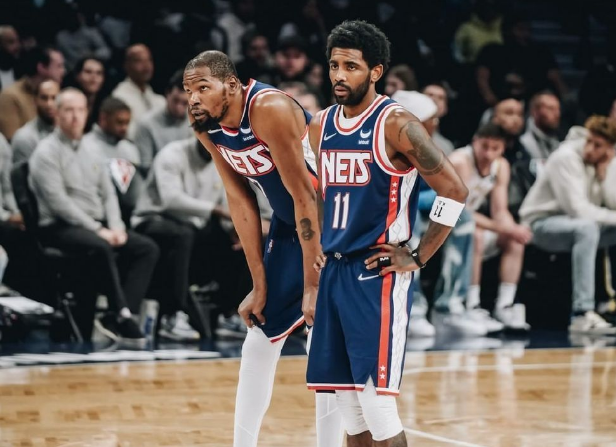 费城76人训练开放日;集结日篮板制胜引欢呼;CBA季后赛在即;训练强度明显提升的简单介绍 费城76人训练开放日;集结日篮板制胜引欢呼;CBA季后赛在即;训练强度明显提升的简单介绍